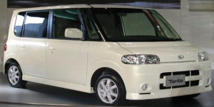 2011DaihatsuTanto.jpg