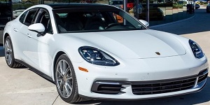 2018_Porsche_Panamera.jpg